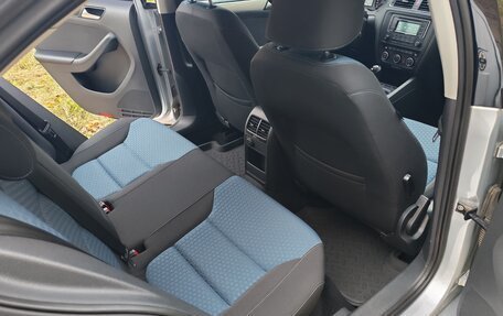 Volkswagen Jetta VI, 2013 год, 1 000 000 рублей, 13 фотография