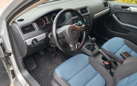 Volkswagen Jetta VI, 2013 год, 1 000 000 рублей, 10 фотография