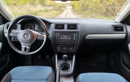 Volkswagen Jetta VI, 2013 год, 1 000 000 рублей, 15 фотография