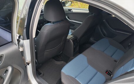 Volkswagen Jetta VI, 2013 год, 1 000 000 рублей, 11 фотография