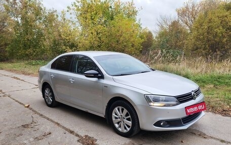 Volkswagen Jetta VI, 2013 год, 1 000 000 рублей, 7 фотография