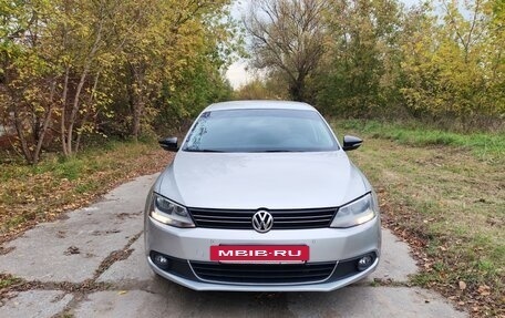 Volkswagen Jetta VI, 2013 год, 1 000 000 рублей, 8 фотография