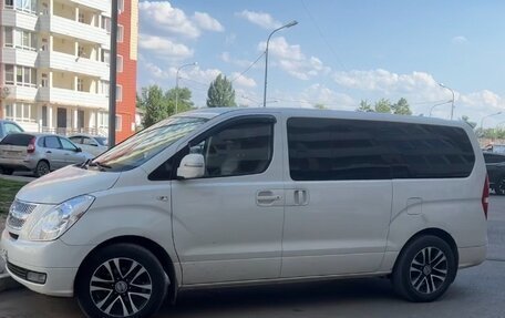 Hyundai Grand Starex Grand Starex I рестайлинг 2, 2011 год, 1 500 000 рублей, 1 фотография