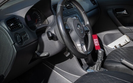 Volkswagen Polo VI (EU Market), 2011 год, 900 000 рублей, 11 фотография
