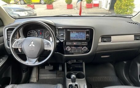 Mitsubishi Outlander III рестайлинг 3, 2014 год, 1 450 000 рублей, 12 фотография