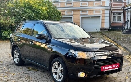 Mitsubishi Outlander III рестайлинг 3, 2012 год, 1 175 000 рублей, 2 фотография