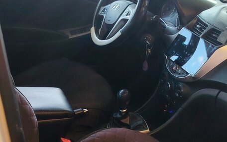 Hyundai Solaris II рестайлинг, 2016 год, 880 000 рублей, 4 фотография