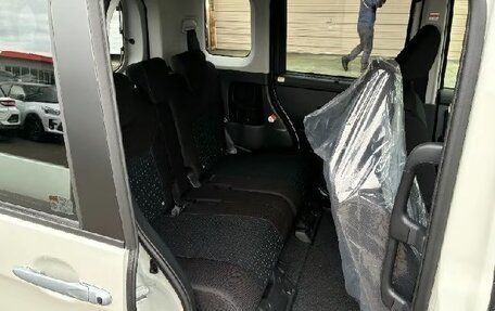 Toyota Roomy I, 2023 год, 875 000 рублей, 12 фотография
