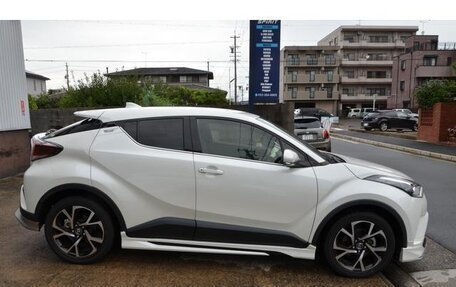 Toyota C-HR I рестайлинг, 2023 год, 1 420 000 рублей, 5 фотография