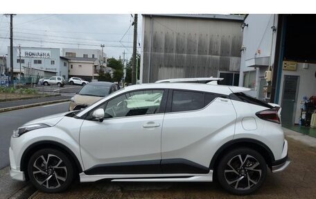 Toyota C-HR I рестайлинг, 2023 год, 1 420 000 рублей, 8 фотография