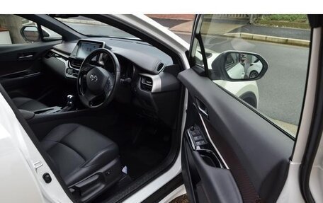 Toyota C-HR I рестайлинг, 2023 год, 1 420 000 рублей, 10 фотография