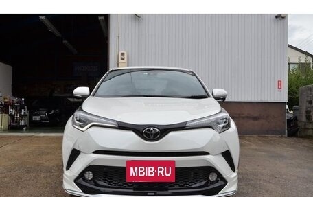 Toyota C-HR I рестайлинг, 2023 год, 1 420 000 рублей, 3 фотография
