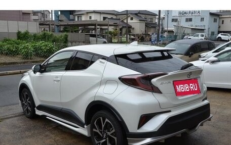 Toyota C-HR I рестайлинг, 2023 год, 1 420 000 рублей, 7 фотография