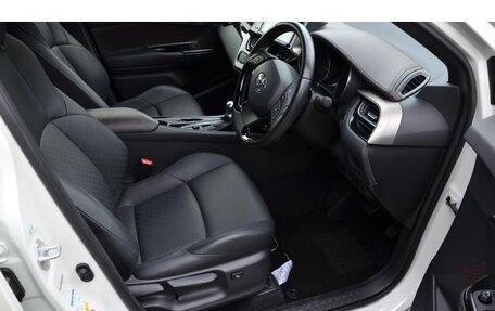 Toyota C-HR I рестайлинг, 2023 год, 1 420 000 рублей, 11 фотография