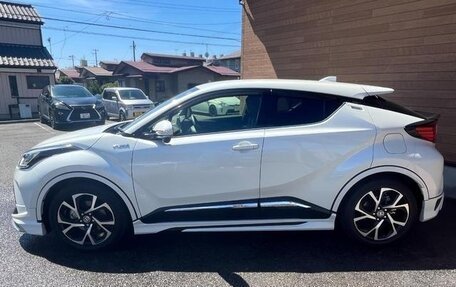 Toyota C-HR I рестайлинг, 2023 год, 1 760 000 рублей, 2 фотография