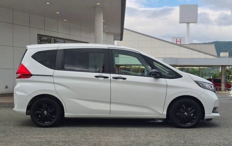 Honda Freed II, 2022 год, 1 239 000 рублей, 5 фотография