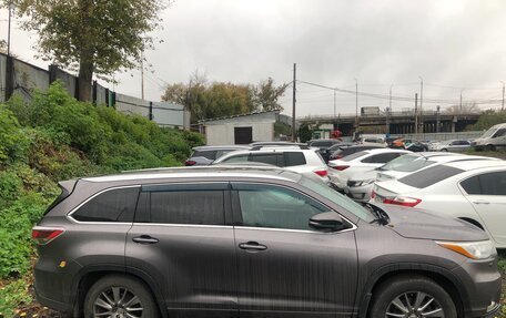 Toyota Highlander III, 2014 год, 2 100 000 рублей, 2 фотография