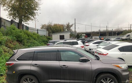 Toyota Highlander III, 2014 год, 2 100 000 рублей, 3 фотография