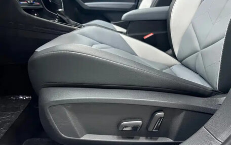 Volkswagen Lavida, 2023 год, 1 068 000 рублей, 13 фотография