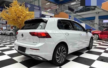 Volkswagen Golf VIII, 2023 год, 1 620 000 рублей, 4 фотография