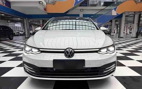 Volkswagen Golf VIII, 2023 год, 1 620 000 рублей, 2 фотография