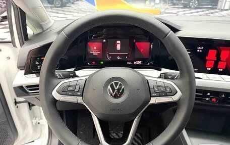 Volkswagen Golf VIII, 2023 год, 1 620 000 рублей, 10 фотография