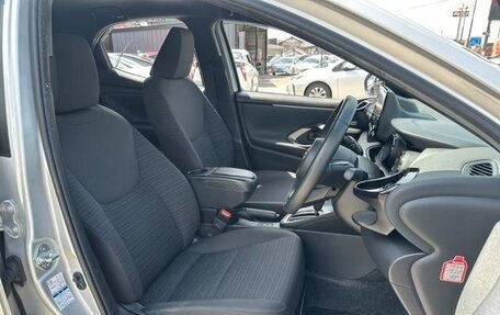 Toyota Yaris, 2023 год, 1 065 000 рублей, 9 фотография