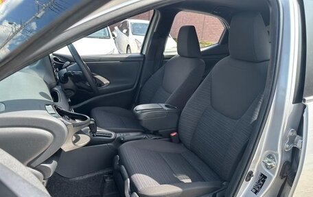 Toyota Yaris, 2023 год, 1 065 000 рублей, 14 фотография
