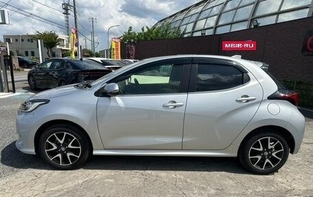 Toyota Yaris, 2023 год, 1 065 000 рублей, 5 фотография