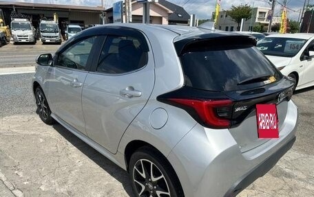 Toyota Yaris, 2023 год, 1 065 000 рублей, 8 фотография