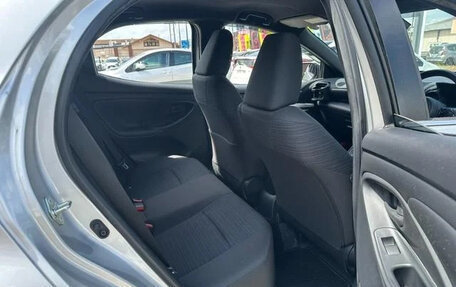Toyota Yaris, 2023 год, 1 065 000 рублей, 15 фотография