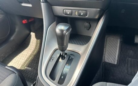 Toyota Yaris, 2023 год, 1 065 000 рублей, 19 фотография