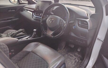 Toyota C-HR I рестайлинг, 2019 год, 2 350 000 рублей, 3 фотография