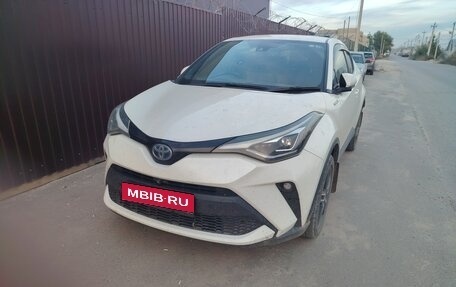 Toyota C-HR I рестайлинг, 2019 год, 2 350 000 рублей, 1 фотография