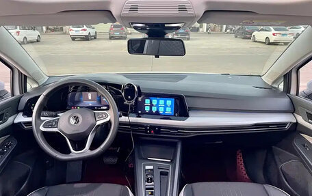 Volkswagen Golf VIII, 2023 год, 1 780 000 рублей, 8 фотография