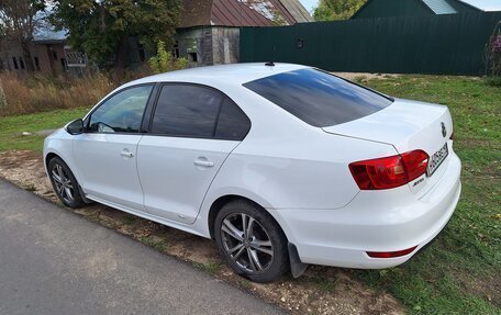 Volkswagen Jetta VI, 2013 год, 980 000 рублей, 2 фотография