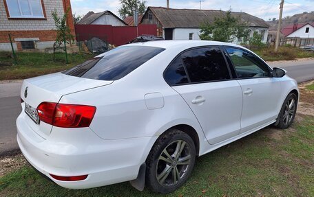 Volkswagen Jetta VI, 2013 год, 980 000 рублей, 3 фотография