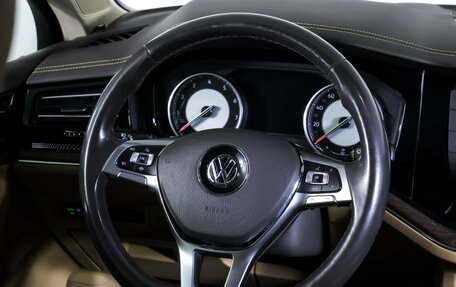 Volkswagen Touareg III, 2018 год, 3 850 000 рублей, 13 фотография