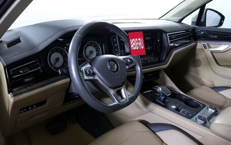 Volkswagen Touareg III, 2018 год, 3 850 000 рублей, 14 фотография