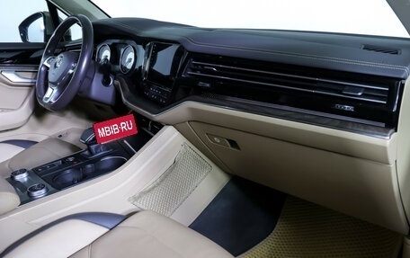 Volkswagen Touareg III, 2018 год, 3 850 000 рублей, 10 фотография