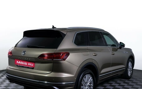 Volkswagen Touareg III, 2018 год, 3 850 000 рублей, 5 фотография