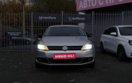Volkswagen Jetta VI, 2013 год, 1 090 000 рублей, 2 фотография