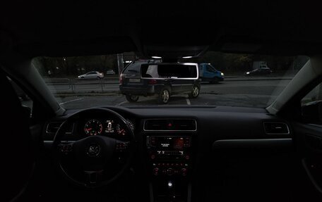Volkswagen Jetta VI, 2013 год, 1 090 000 рублей, 12 фотография