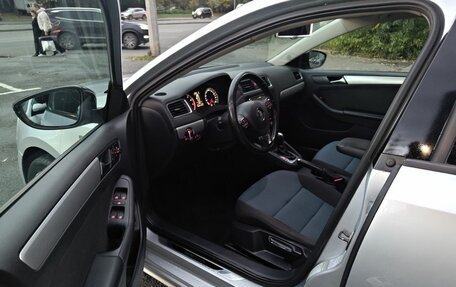 Volkswagen Jetta VI, 2013 год, 1 090 000 рублей, 18 фотография