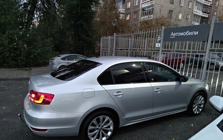 Volkswagen Jetta VI, 2013 год, 1 090 000 рублей, 24 фотография