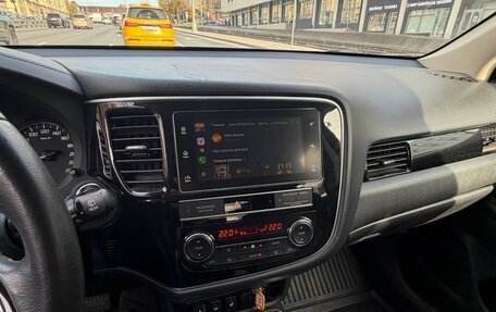 Mitsubishi Outlander III рестайлинг 3, 2019 год, 1 800 000 рублей, 6 фотография