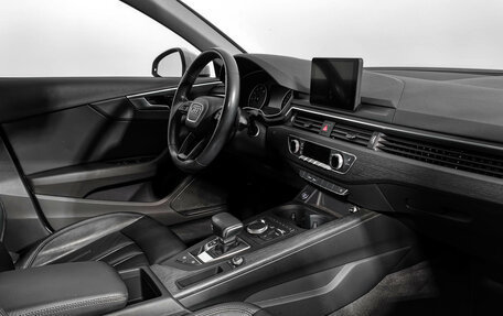 Audi A4, 2019 год, 2 600 000 рублей, 10 фотография