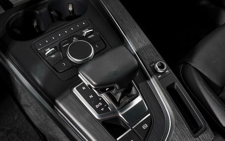 Audi A4, 2019 год, 2 600 000 рублей, 15 фотография