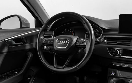 Audi A4, 2019 год, 2 600 000 рублей, 18 фотография