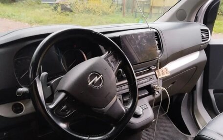 Opel Zafira Life I, 2021 год, 3 800 000 рублей, 25 фотография